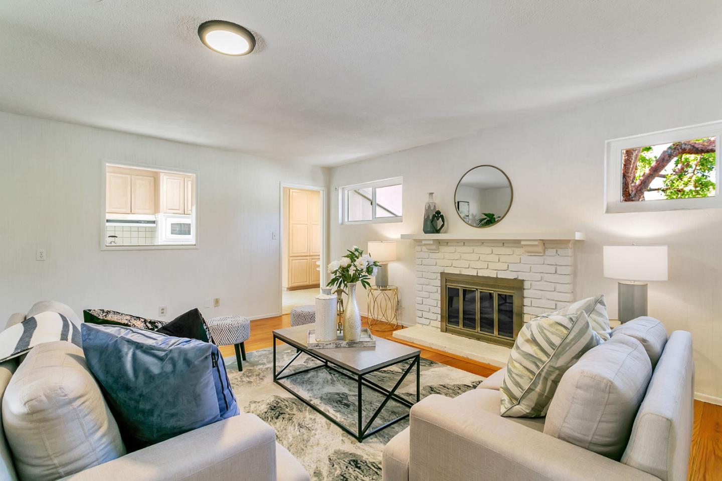 Detail Gallery Image 10 of 30 For 1691 Yale Dr, Mountain View,  CA 94040 - 3 Beds | 2 Baths