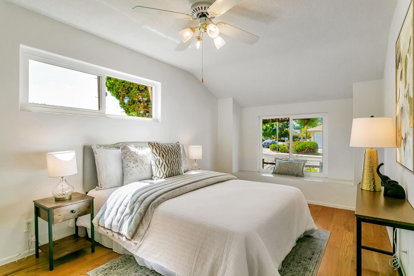 Detail Gallery Image 18 of 30 For 1691 Yale Dr, Mountain View,  CA 94040 - 3 Beds | 2 Baths