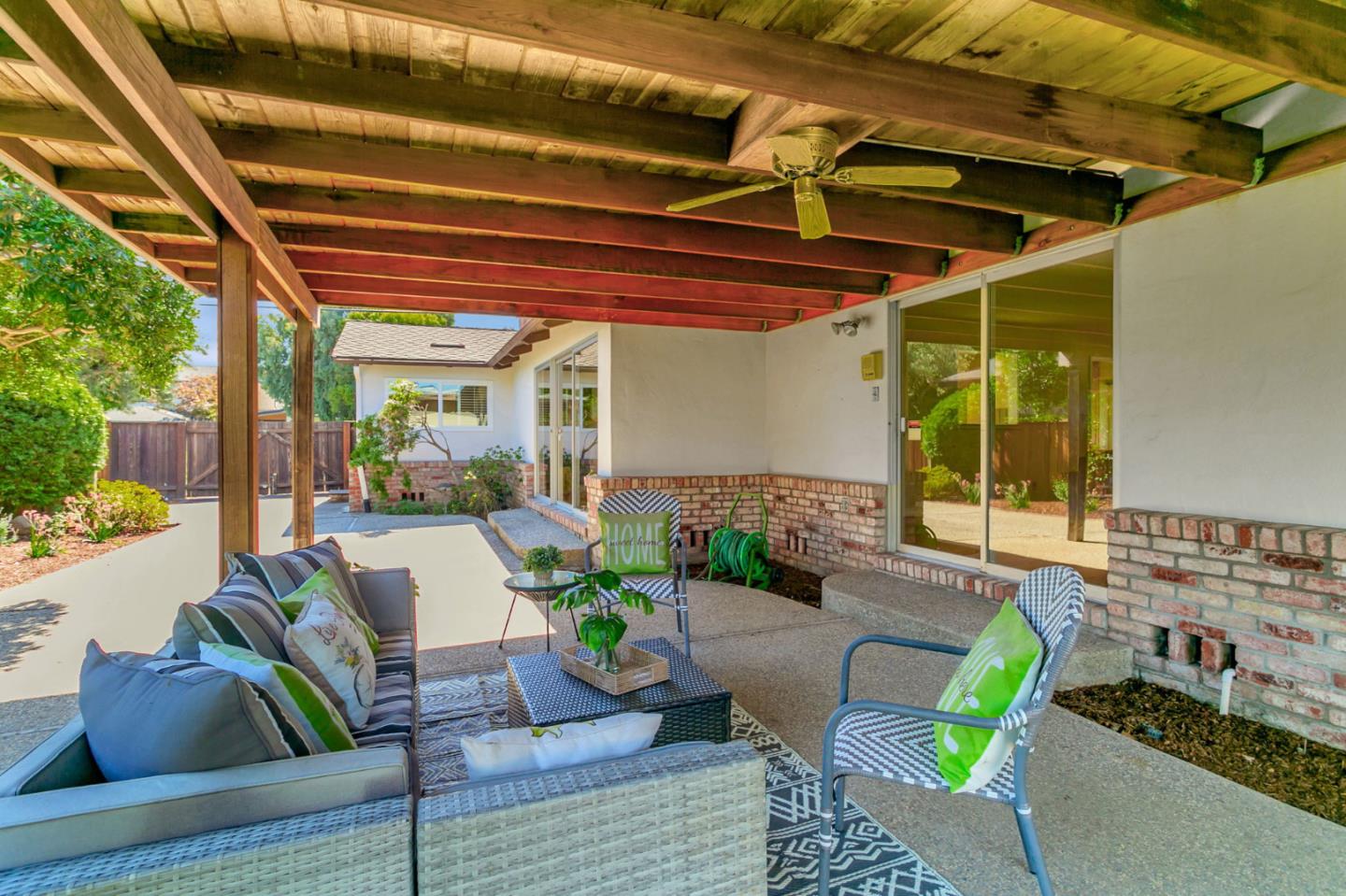 Detail Gallery Image 26 of 30 For 1691 Yale Dr, Mountain View,  CA 94040 - 3 Beds | 2 Baths