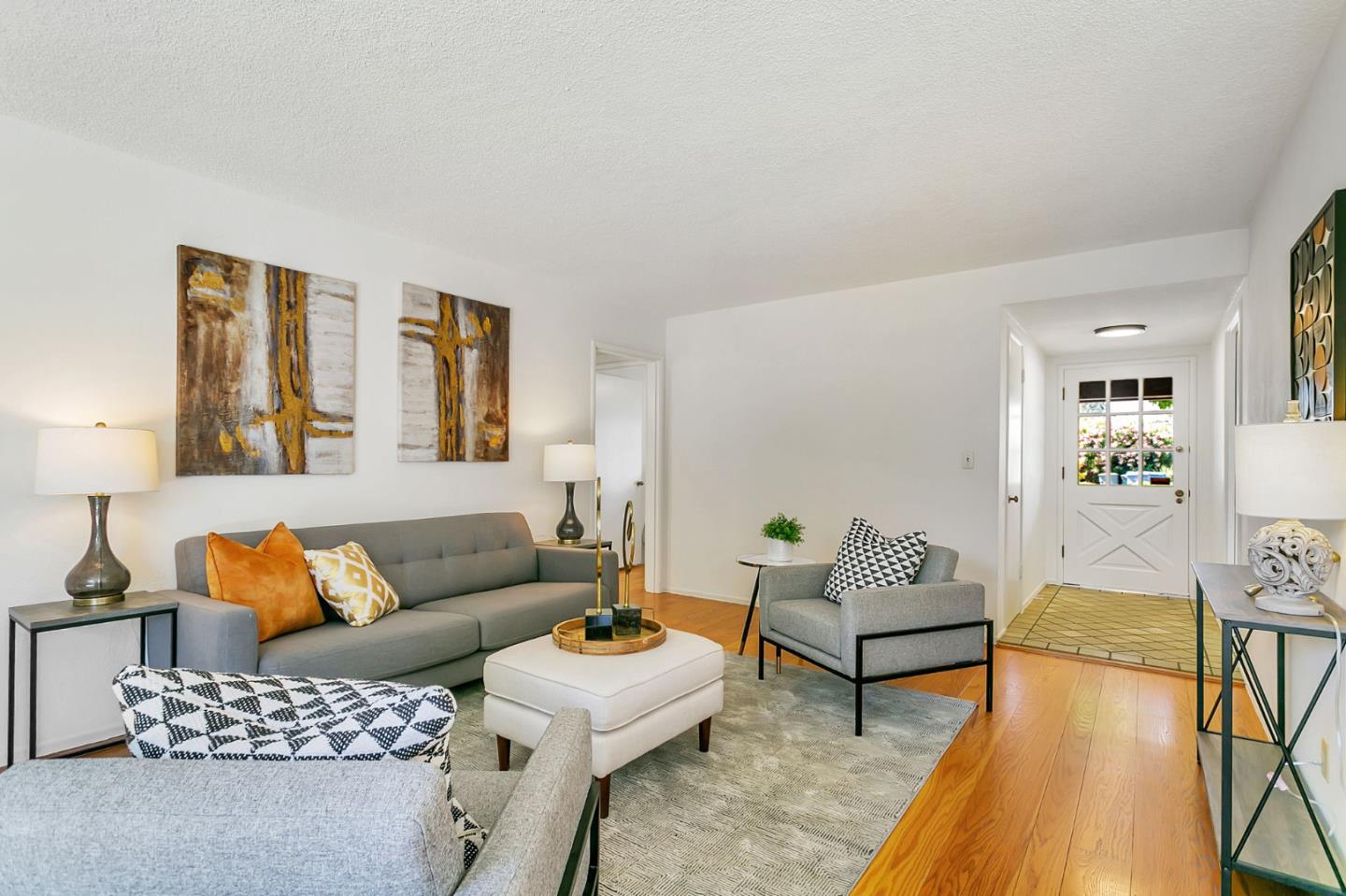 Detail Gallery Image 6 of 30 For 1691 Yale Dr, Mountain View,  CA 94040 - 3 Beds | 2 Baths