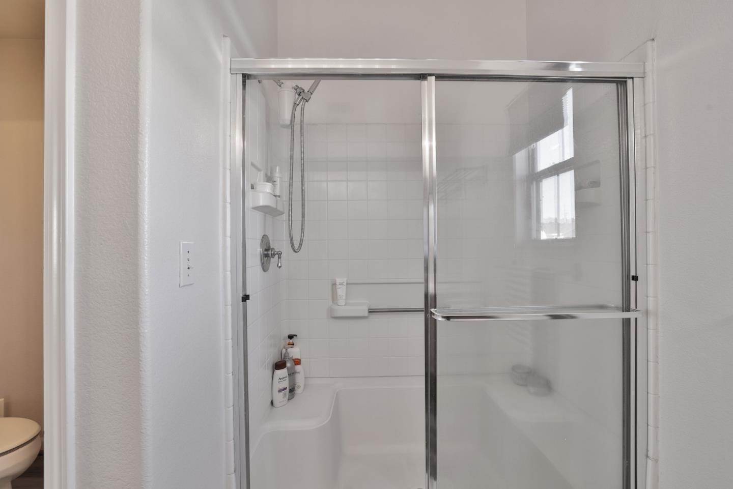 Detail Gallery Image 14 of 20 For 37 Lance Way, Hayward,  CA 94544 - 3 Beds | 2/1 Baths