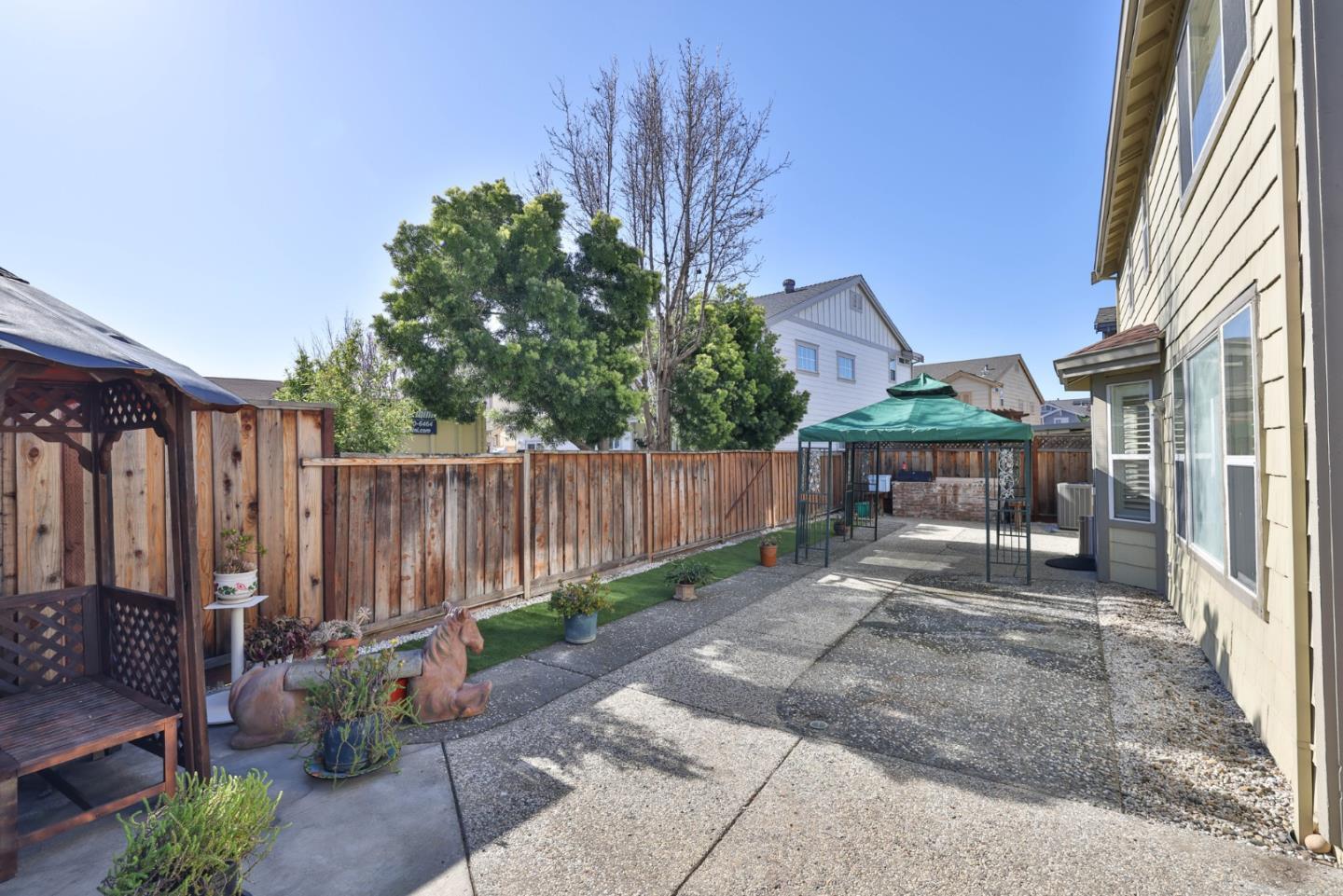 Detail Gallery Image 16 of 20 For 37 Lance Way, Hayward,  CA 94544 - 3 Beds | 2/1 Baths