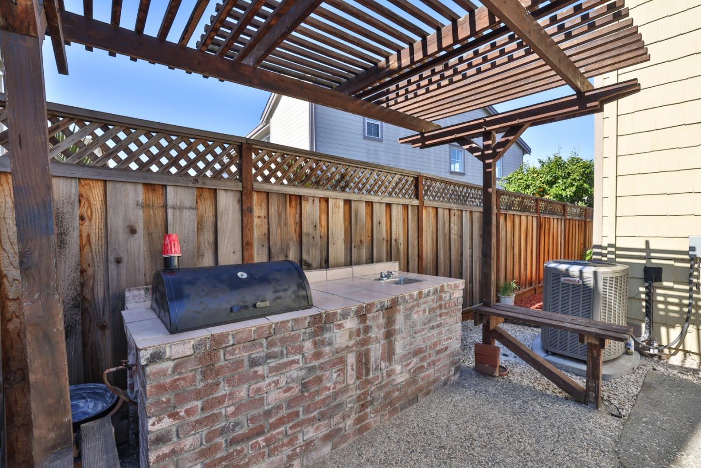 Detail Gallery Image 19 of 20 For 37 Lance Way, Hayward,  CA 94544 - 3 Beds | 2/1 Baths