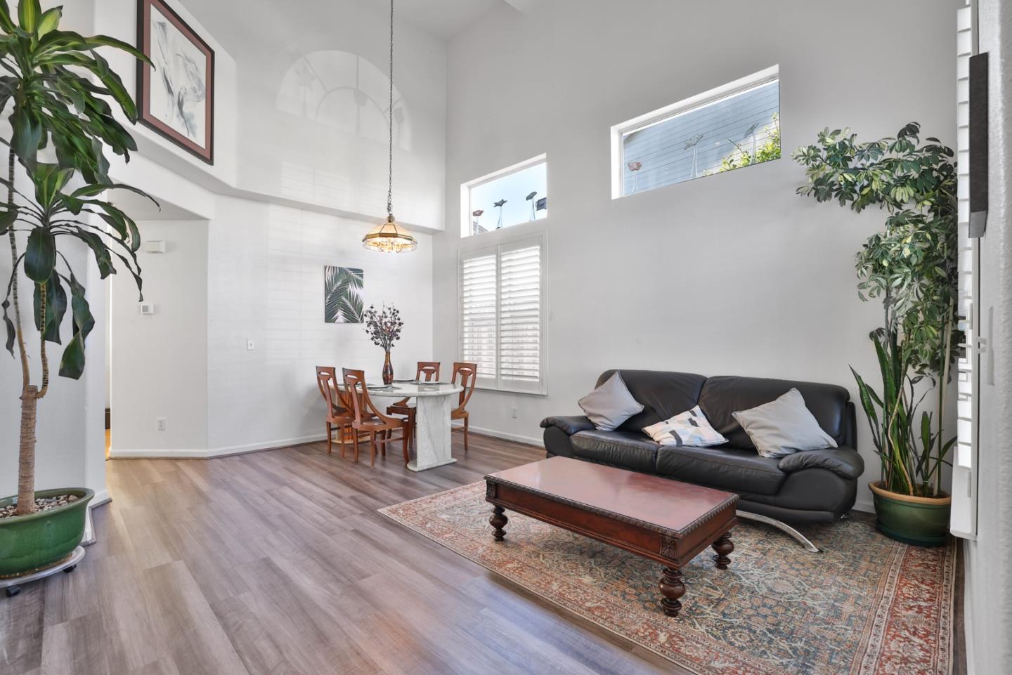 Detail Gallery Image 3 of 20 For 37 Lance Way, Hayward,  CA 94544 - 3 Beds | 2/1 Baths