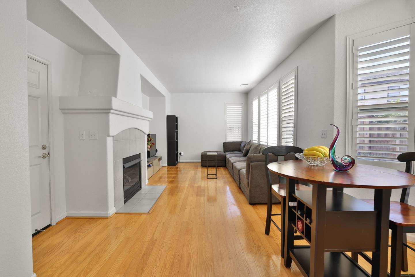 Detail Gallery Image 6 of 20 For 37 Lance Way, Hayward,  CA 94544 - 3 Beds | 2/1 Baths