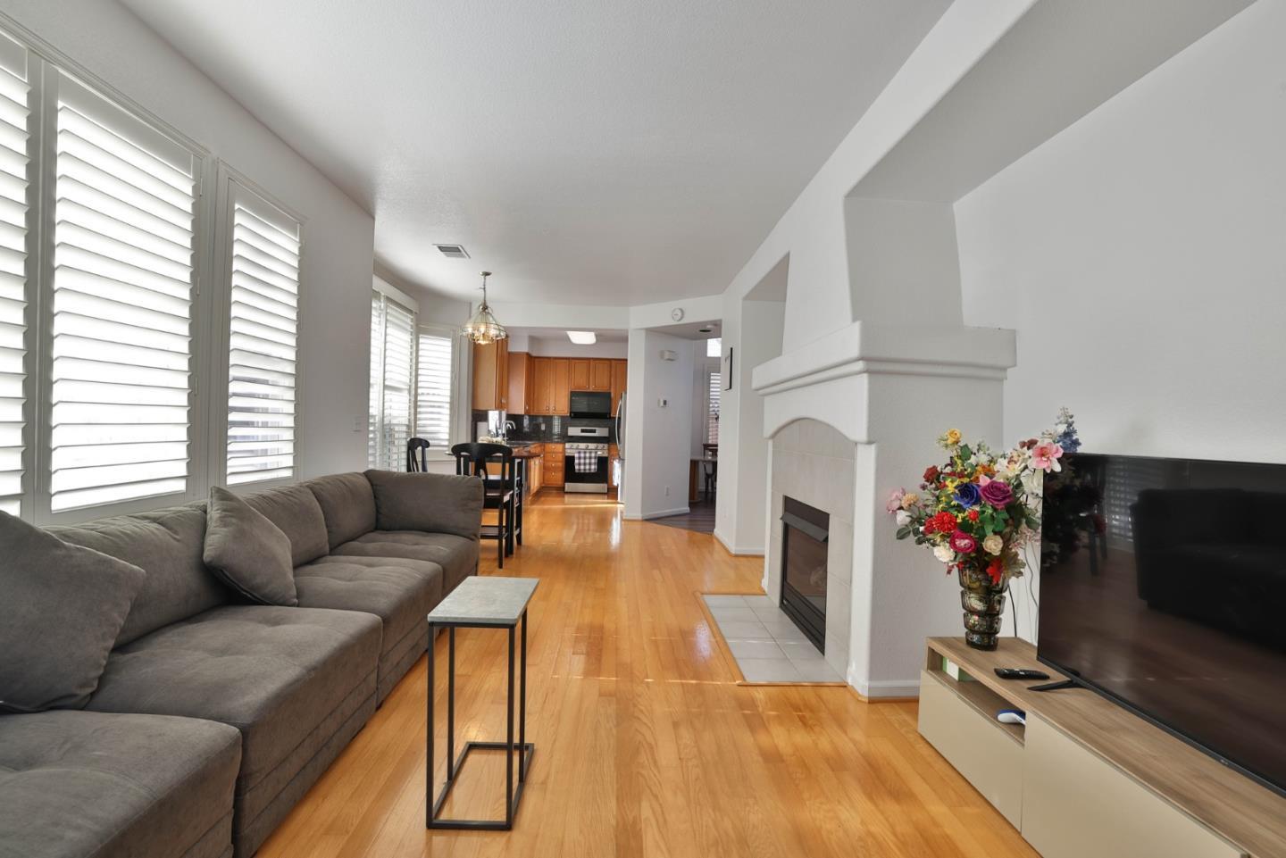 Detail Gallery Image 7 of 20 For 37 Lance Way, Hayward,  CA 94544 - 3 Beds | 2/1 Baths