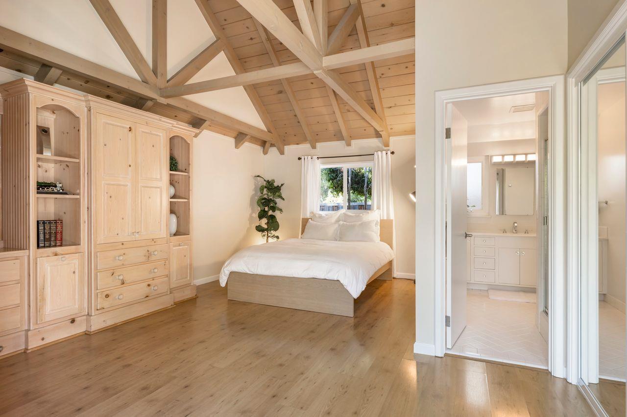 Detail Gallery Image 14 of 26 For 20 Kent Pl, Palo Alto,  CA 94301 - 2 Beds | 2 Baths