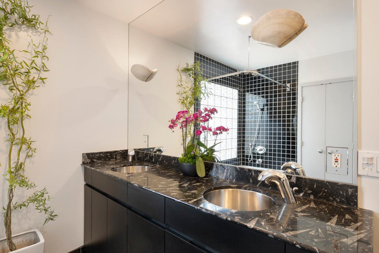 Detail Gallery Image 18 of 26 For 20 Kent Pl, Palo Alto,  CA 94301 - 2 Beds | 2 Baths