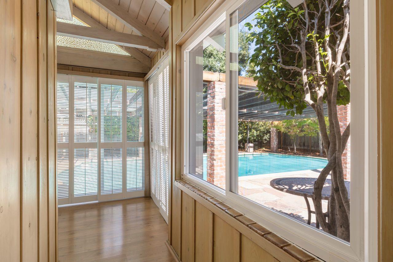 Detail Gallery Image 20 of 26 For 20 Kent Pl, Palo Alto,  CA 94301 - 2 Beds | 2 Baths