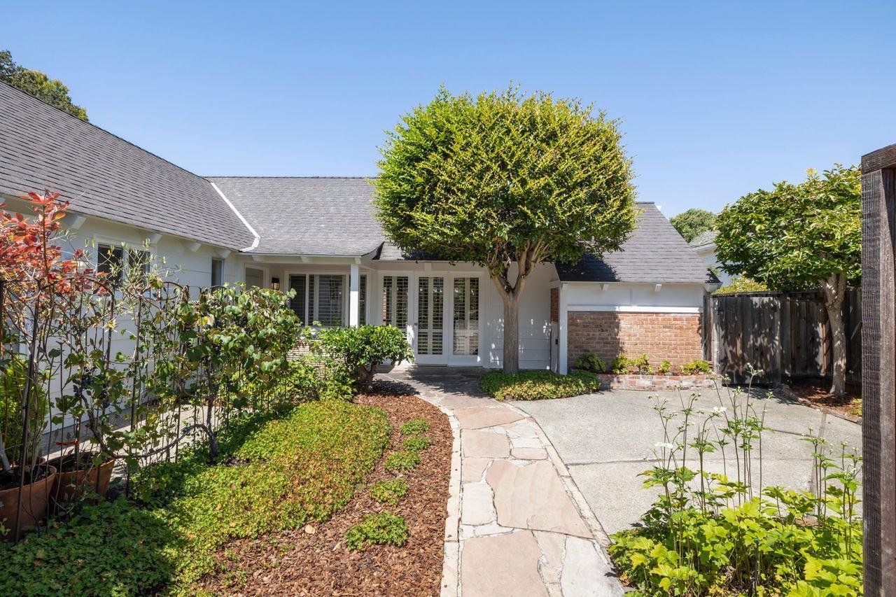 Detail Gallery Image 3 of 26 For 20 Kent Pl, Palo Alto,  CA 94301 - 2 Beds | 2 Baths