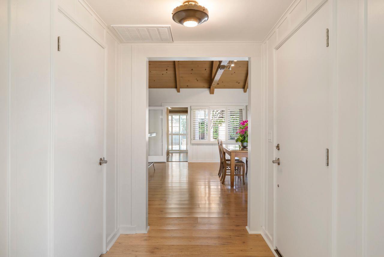 Detail Gallery Image 6 of 26 For 20 Kent Pl, Palo Alto,  CA 94301 - 2 Beds | 2 Baths