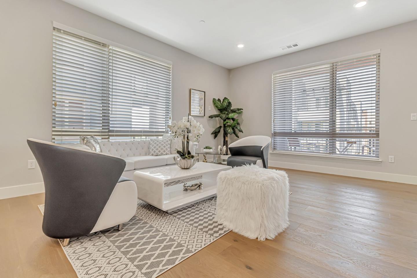 Detail Gallery Image 5 of 28 For 1028 Foster Square Ln #305,  Foster City,  CA 94404 - 3 Beds | 2 Baths