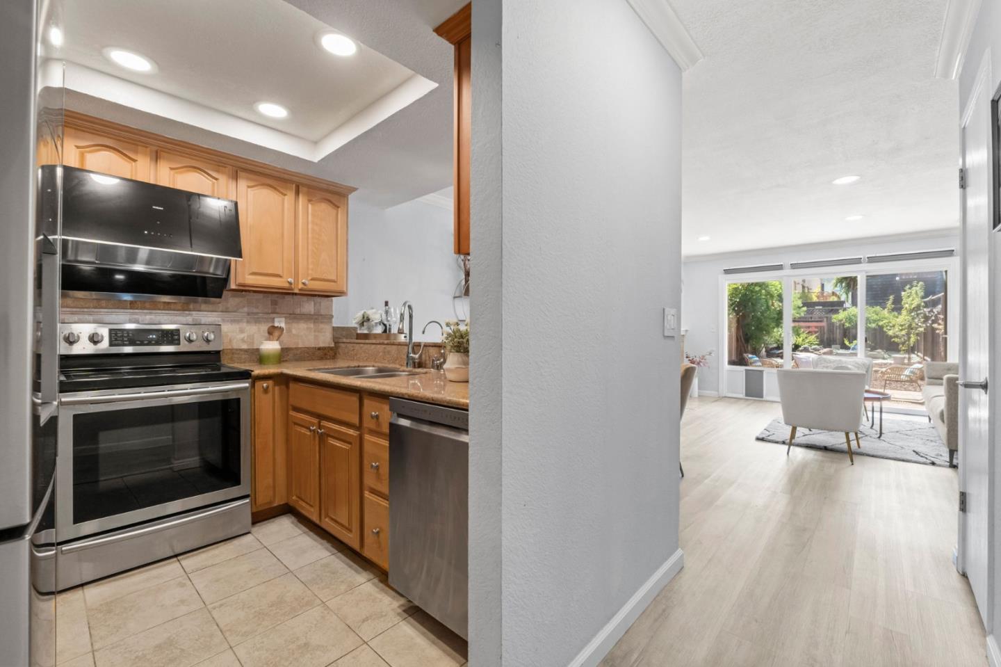 Detail Gallery Image 16 of 59 For 668 W Sunnyoaks Ave, Campbell,  CA 95008 - 2 Beds | 1/1 Baths