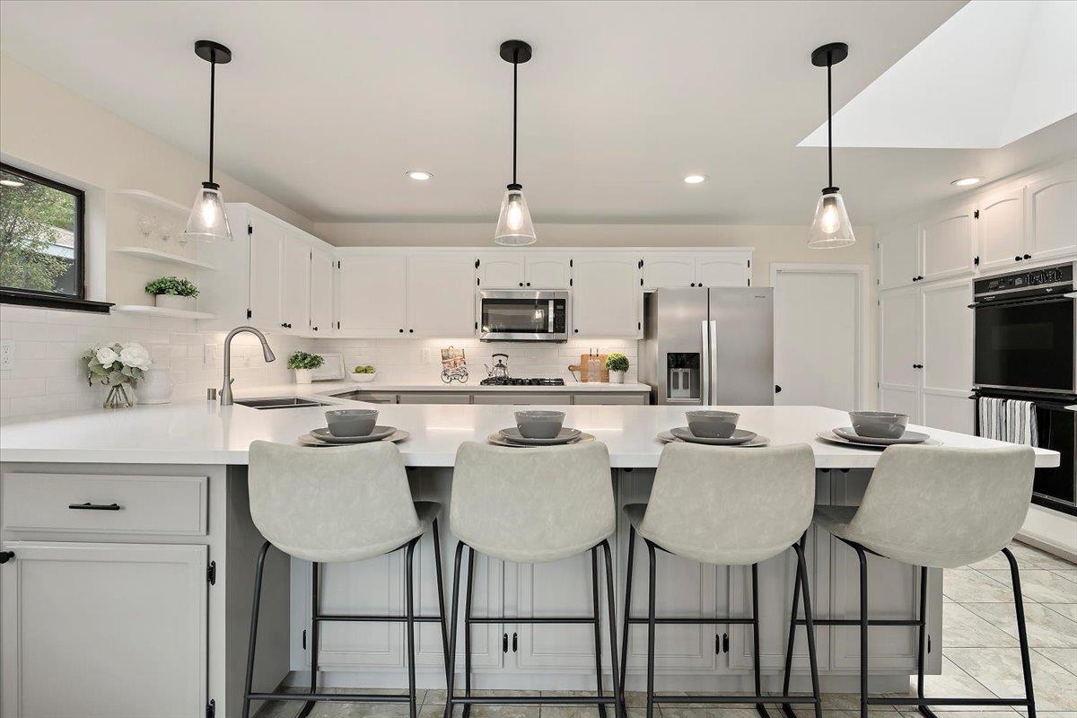 Detail Gallery Image 13 of 44 For 4867 Anna Dr, San Jose,  CA 95124 - 5 Beds | 4 Baths