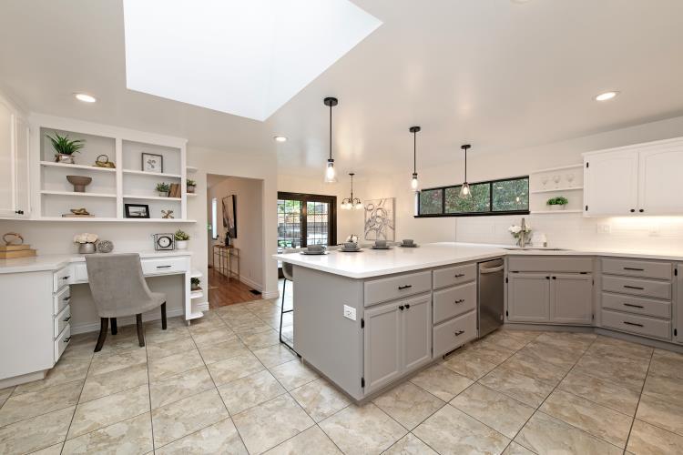 Detail Gallery Image 14 of 44 For 4867 Anna Dr, San Jose,  CA 95124 - 5 Beds | 4 Baths