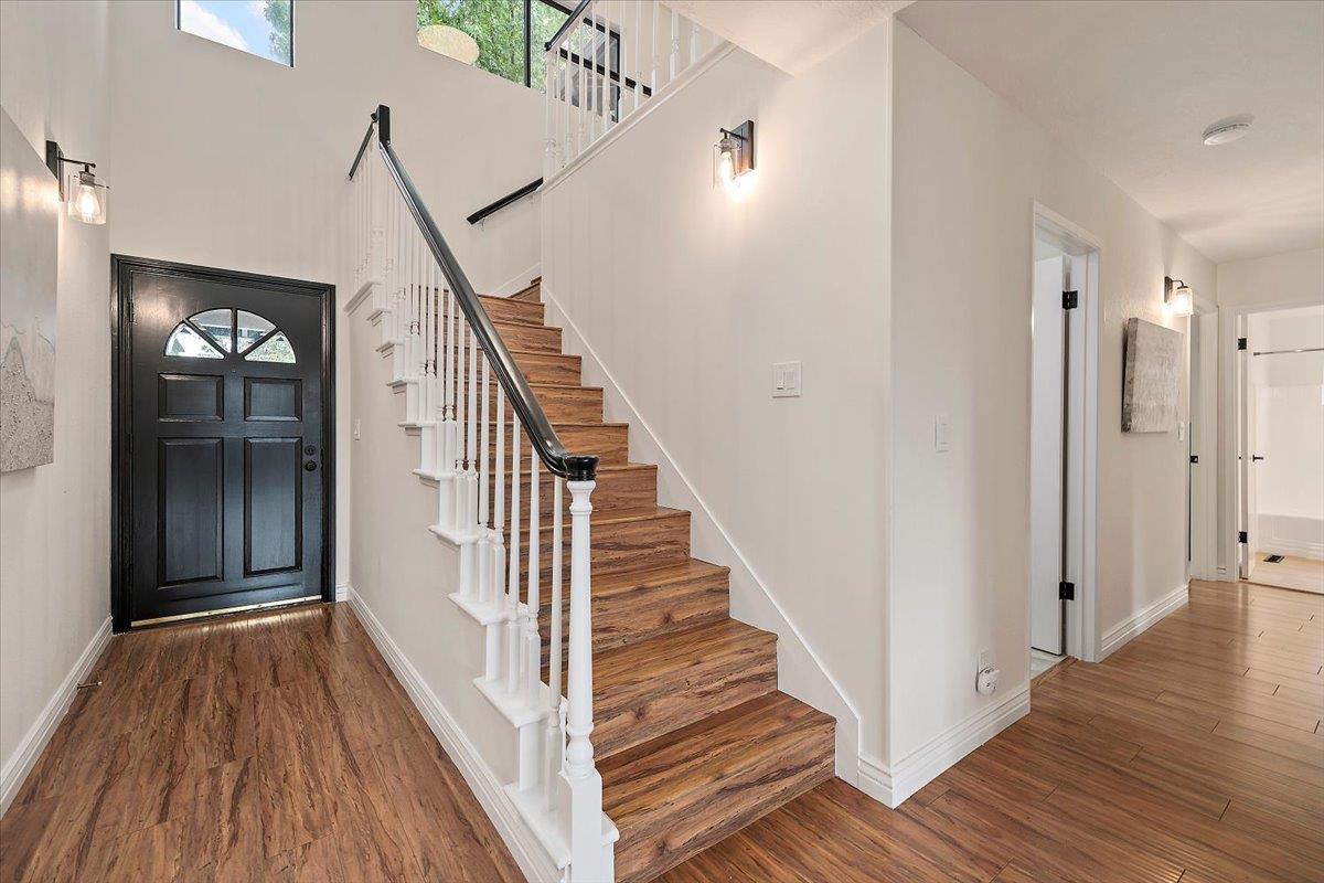 Detail Gallery Image 4 of 44 For 4867 Anna Dr, San Jose,  CA 95124 - 5 Beds | 4 Baths