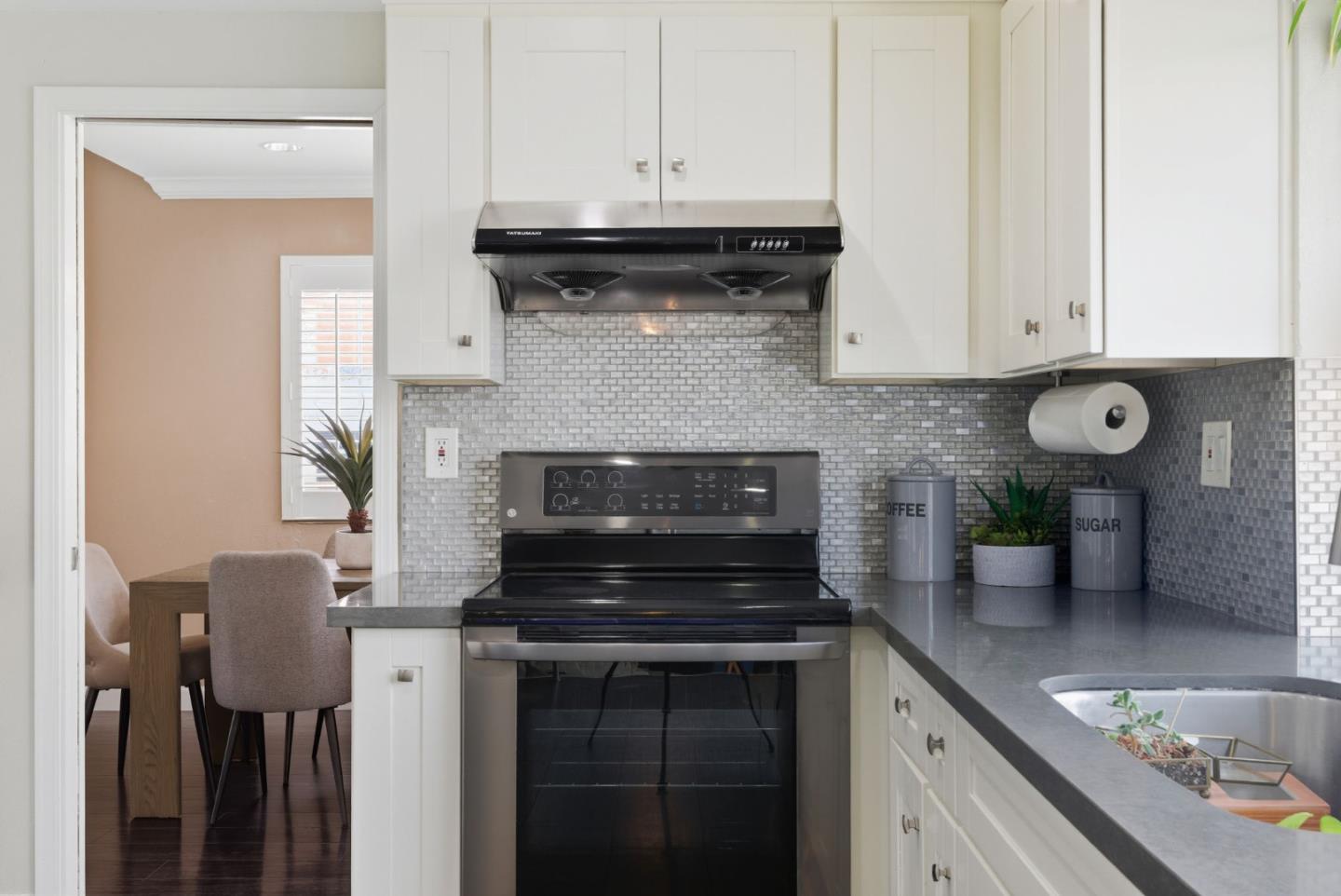 Detail Gallery Image 15 of 51 For 2673 Toy Ln, San Jose,  CA 95121 - 4 Beds | 2/1 Baths