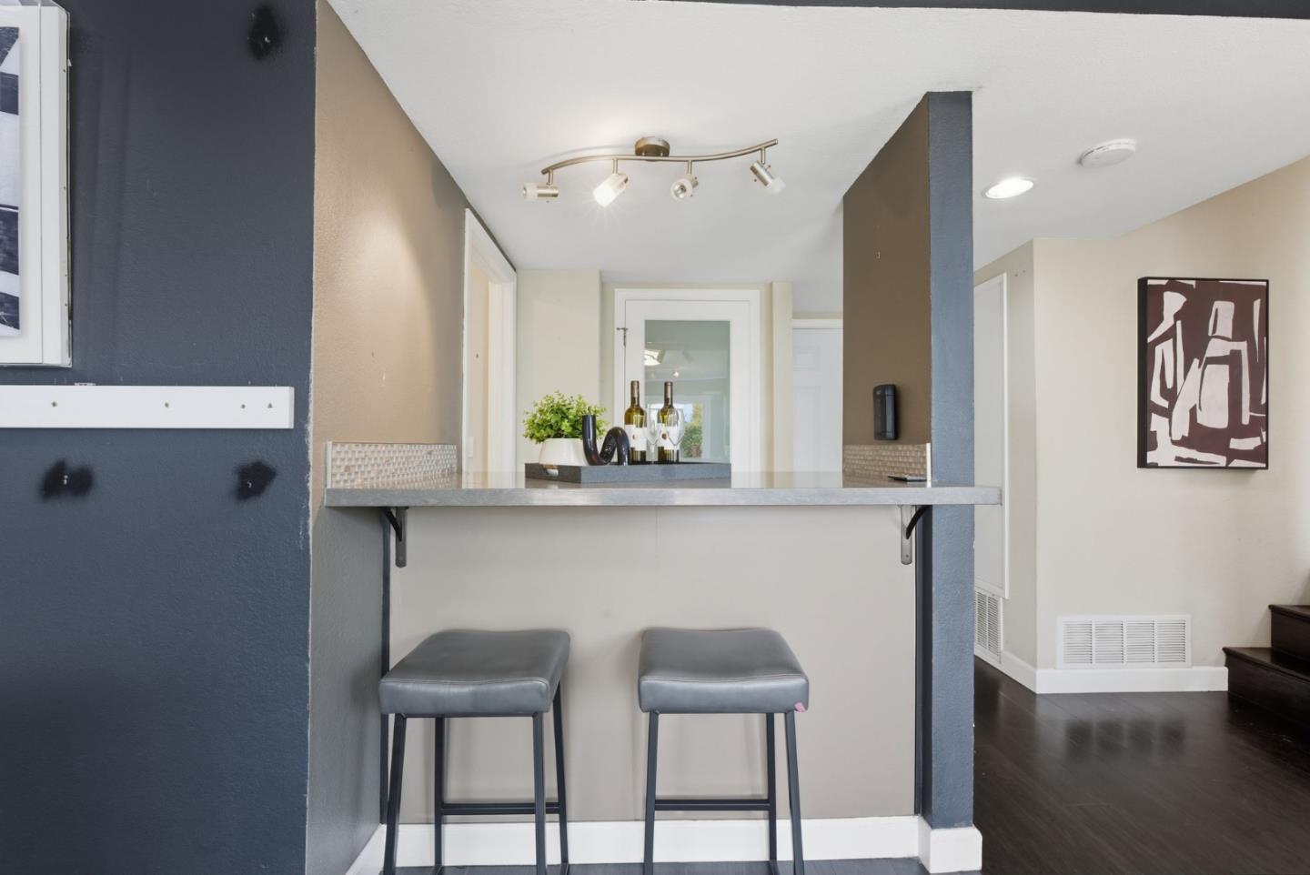 Detail Gallery Image 16 of 51 For 2673 Toy Ln, San Jose,  CA 95121 - 4 Beds | 2/1 Baths