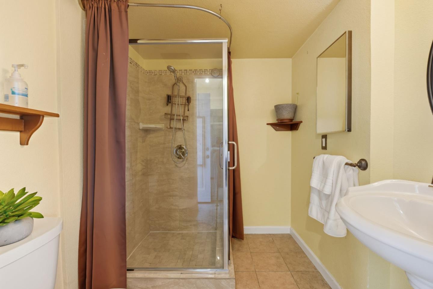 Detail Gallery Image 17 of 51 For 2673 Toy Ln, San Jose,  CA 95121 - 4 Beds | 2/1 Baths