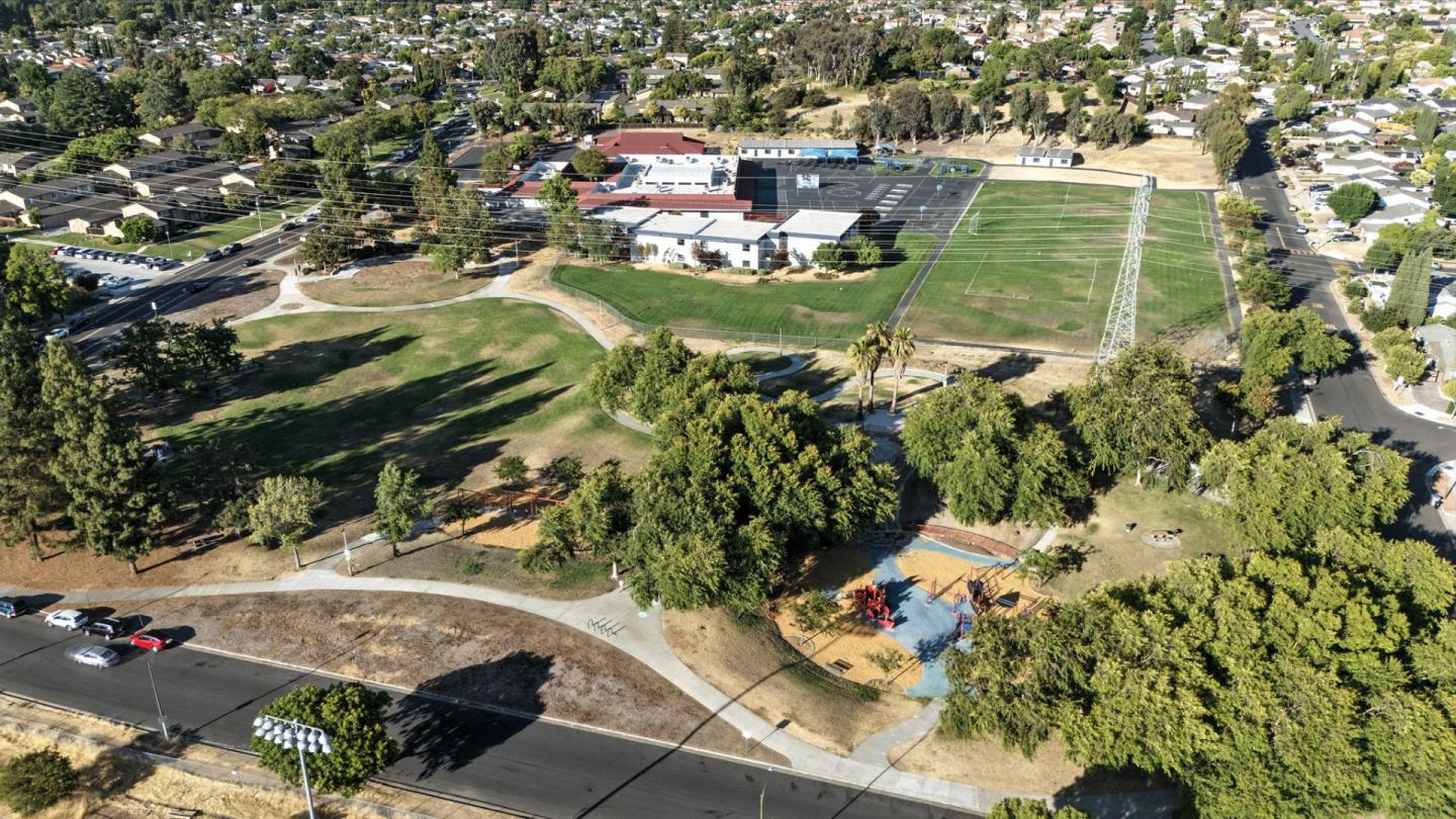 Detail Gallery Image 46 of 51 For 2673 Toy Ln, San Jose,  CA 95121 - 4 Beds | 2/1 Baths