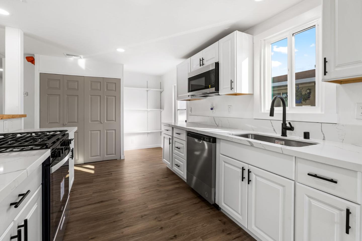 Detail Gallery Image 14 of 43 For 20 Russell Rd #86,  Salinas,  CA 93906 - 3 Beds | 2 Baths