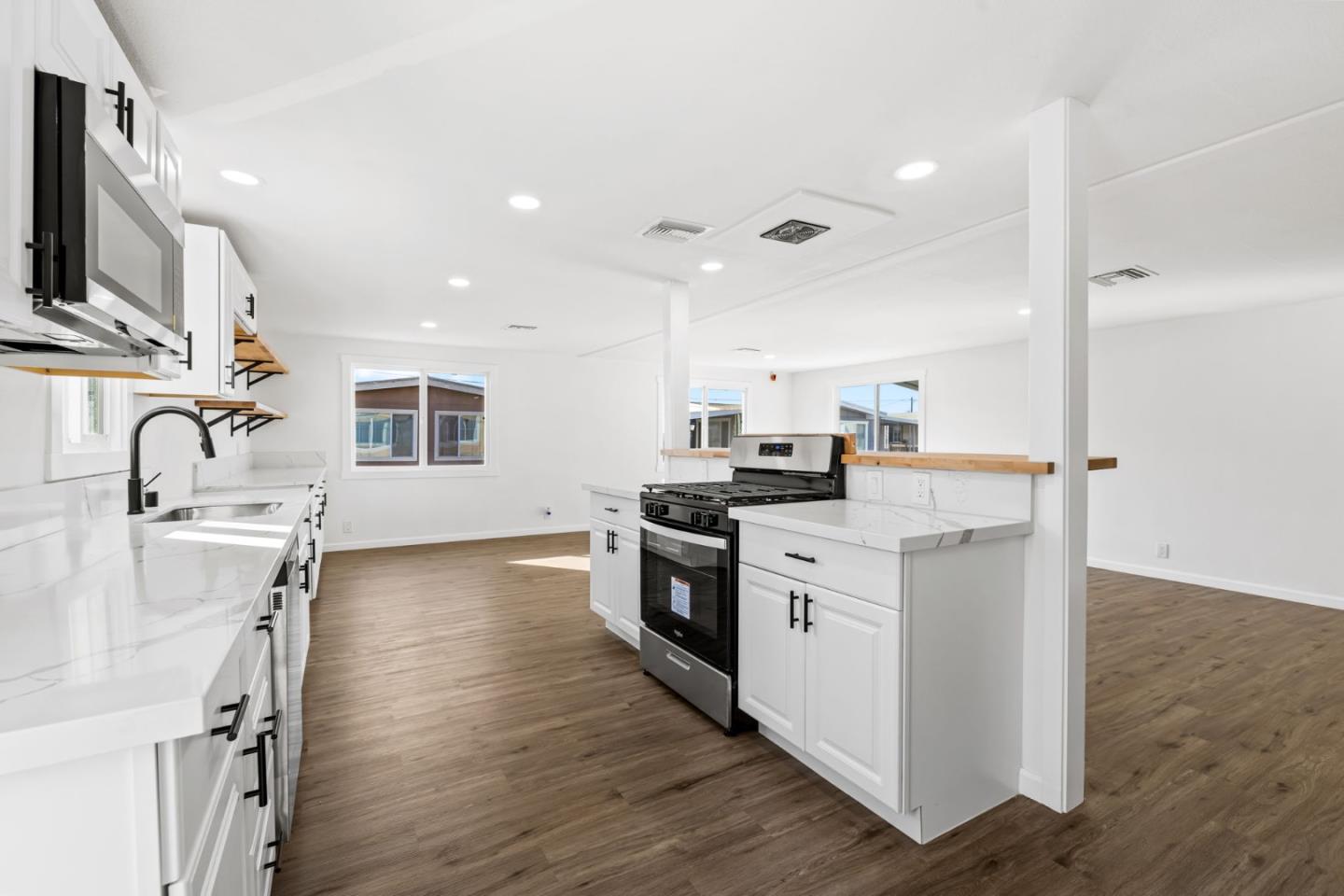 Detail Gallery Image 30 of 43 For 20 Russell Rd #86,  Salinas,  CA 93906 - 3 Beds | 2 Baths