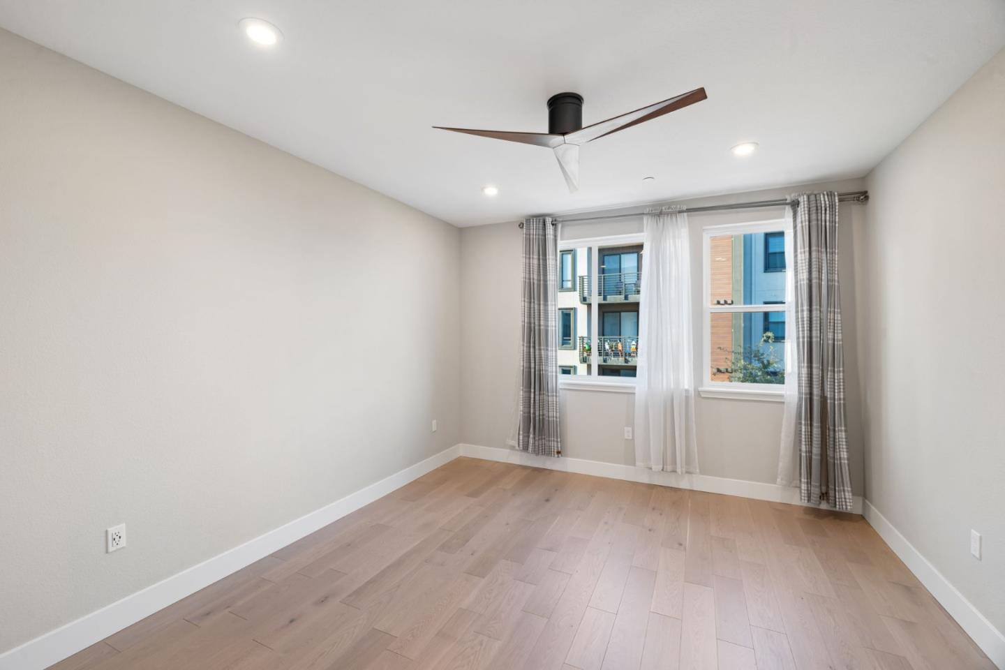 Detail Gallery Image 17 of 37 For 45009 Challenge Cmn #301,  Fremont,  CA 94538 - 3 Beds | 2/1 Baths