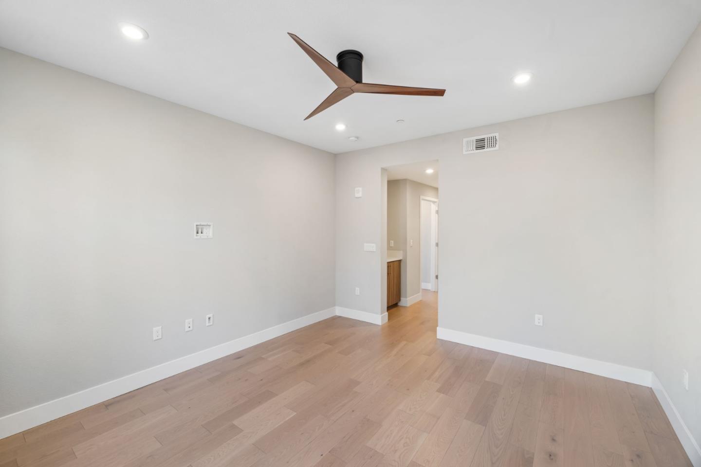 Detail Gallery Image 18 of 37 For 45009 Challenge Cmn #301,  Fremont,  CA 94538 - 3 Beds | 2/1 Baths