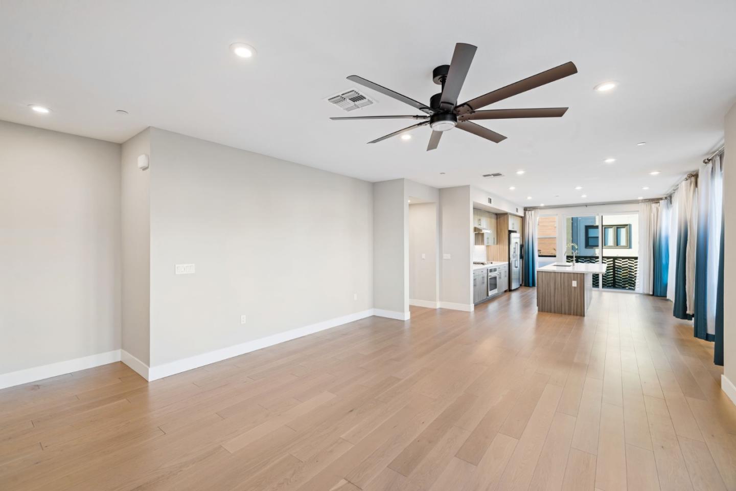 Detail Gallery Image 2 of 37 For 45009 Challenge Cmn #301,  Fremont,  CA 94538 - 3 Beds | 2/1 Baths