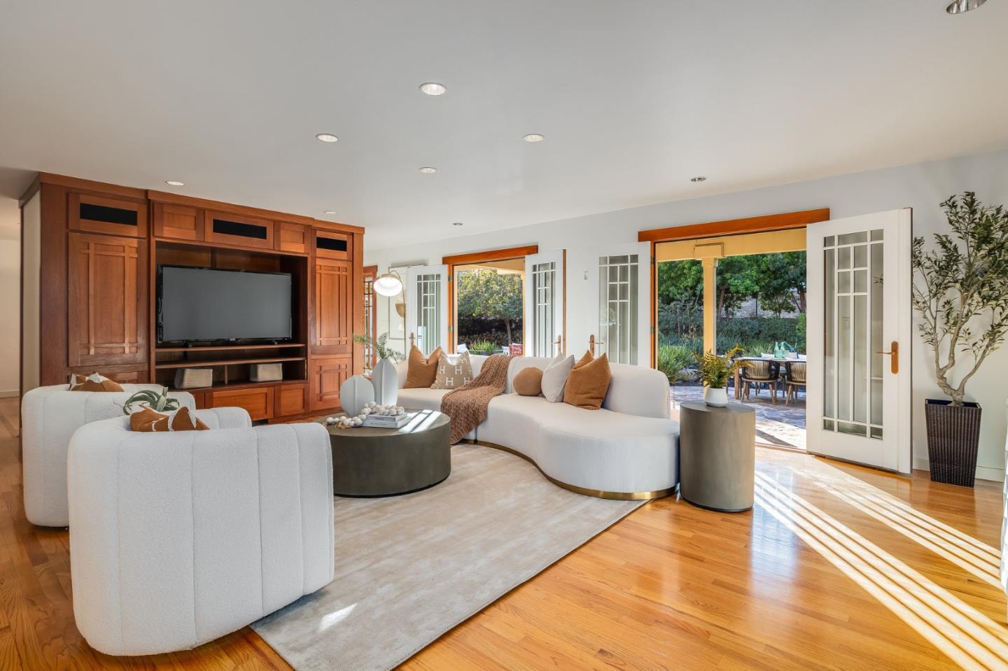 Detail Gallery Image 10 of 75 For 13961 Fremont Pines Ln, Los Altos Hills,  CA 94022 - 5 Beds | 4 Baths