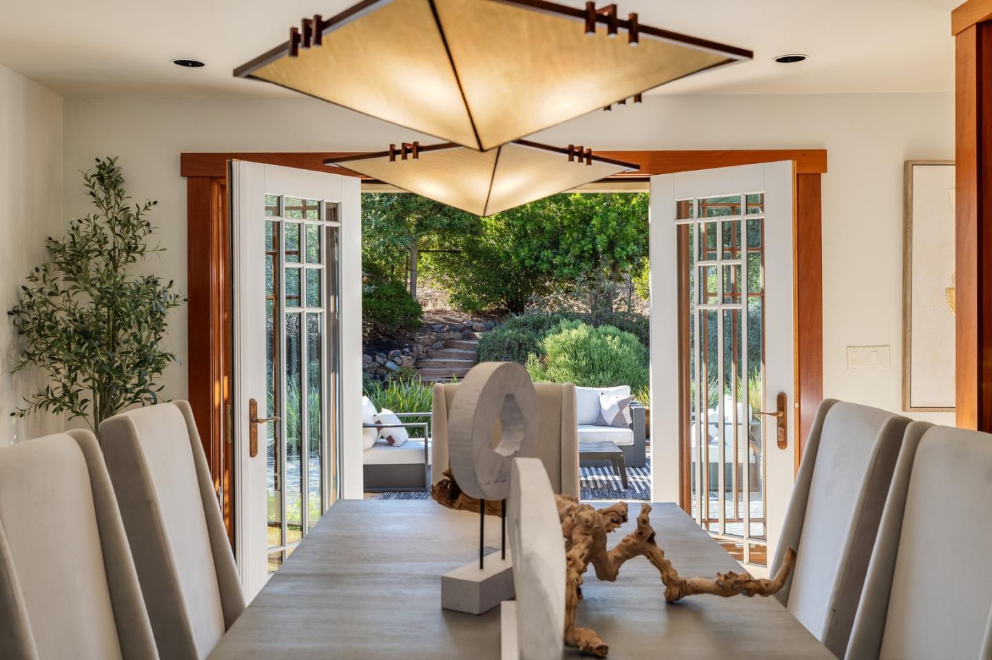 Detail Gallery Image 19 of 75 For 13961 Fremont Pines Ln, Los Altos Hills,  CA 94022 - 5 Beds | 4 Baths