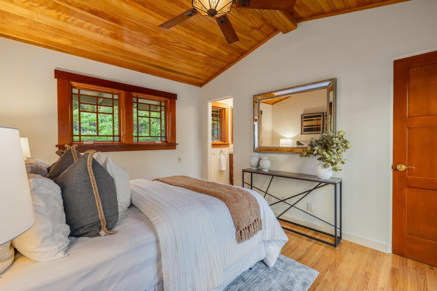 Detail Gallery Image 31 of 75 For 13961 Fremont Pines Ln, Los Altos Hills,  CA 94022 - 5 Beds | 4 Baths