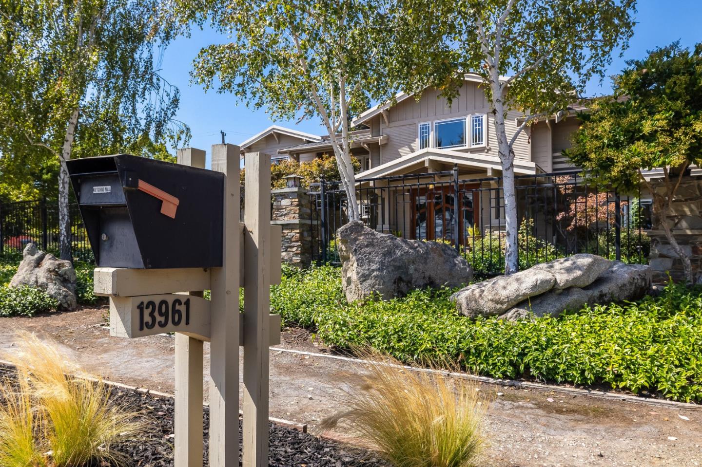 Detail Gallery Image 57 of 75 For 13961 Fremont Pines Ln, Los Altos Hills,  CA 94022 - 5 Beds | 4 Baths