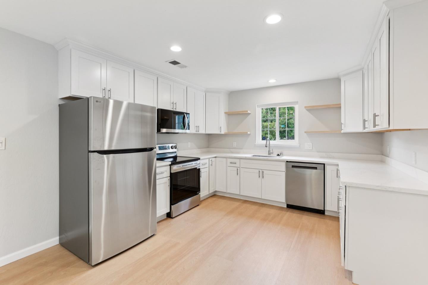 Detail Gallery Image 13 of 40 For 1398 Boysea Dr, San Jose,  CA 95118 - 3 Beds | 1/1 Baths