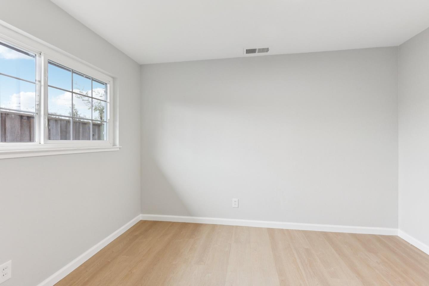 Detail Gallery Image 26 of 40 For 1398 Boysea Dr, San Jose,  CA 95118 - 3 Beds | 1/1 Baths