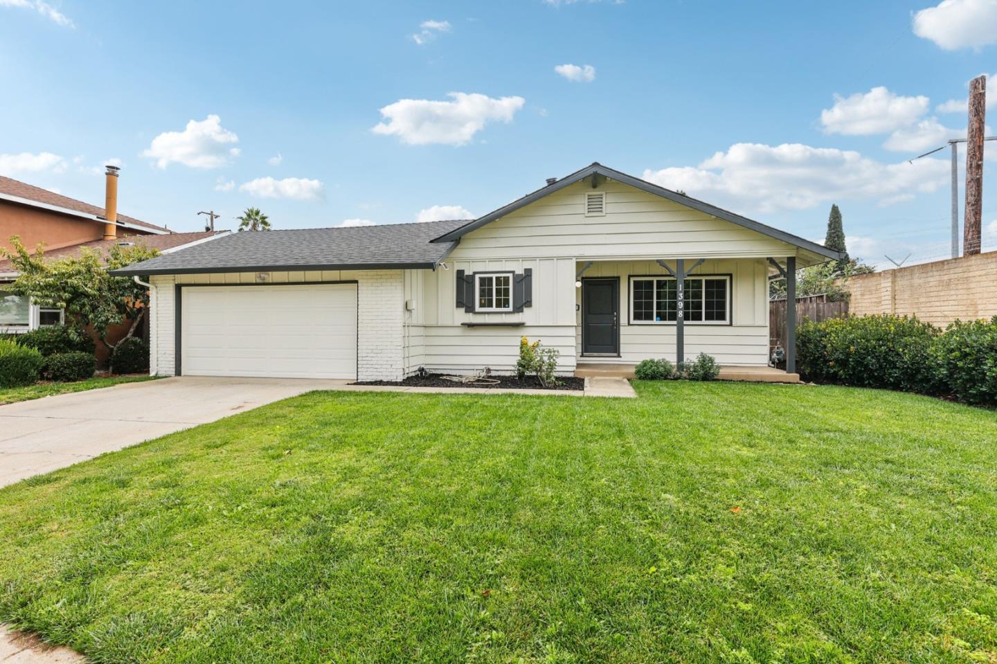 Detail Gallery Image 3 of 40 For 1398 Boysea Dr, San Jose,  CA 95118 - 3 Beds | 1/1 Baths