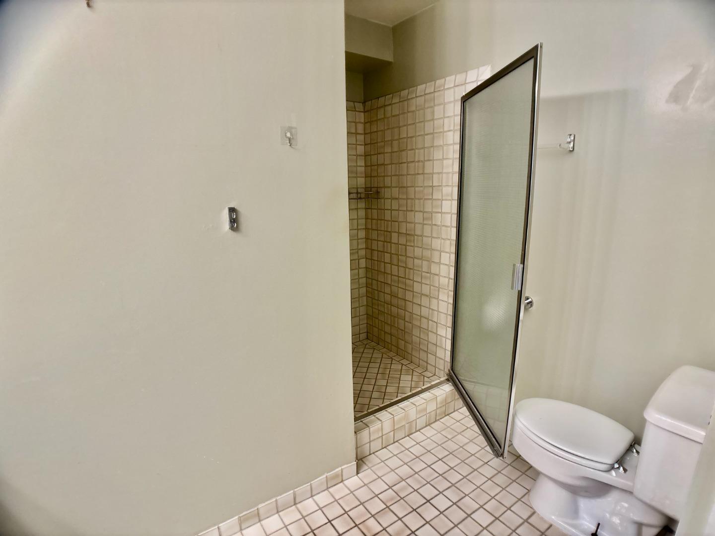 Detail Gallery Image 13 of 34 For 731 Loma Verde Ave #G,  Palo Alto,  CA 94303 - 3 Beds | 2/1 Baths