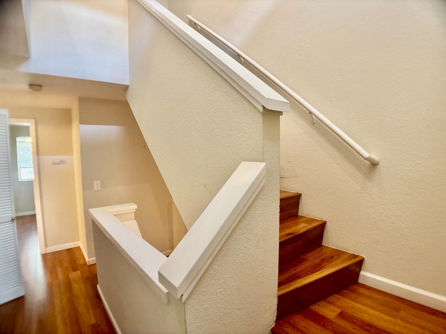 Detail Gallery Image 19 of 34 For 731 Loma Verde Ave #G,  Palo Alto,  CA 94303 - 3 Beds | 2/1 Baths