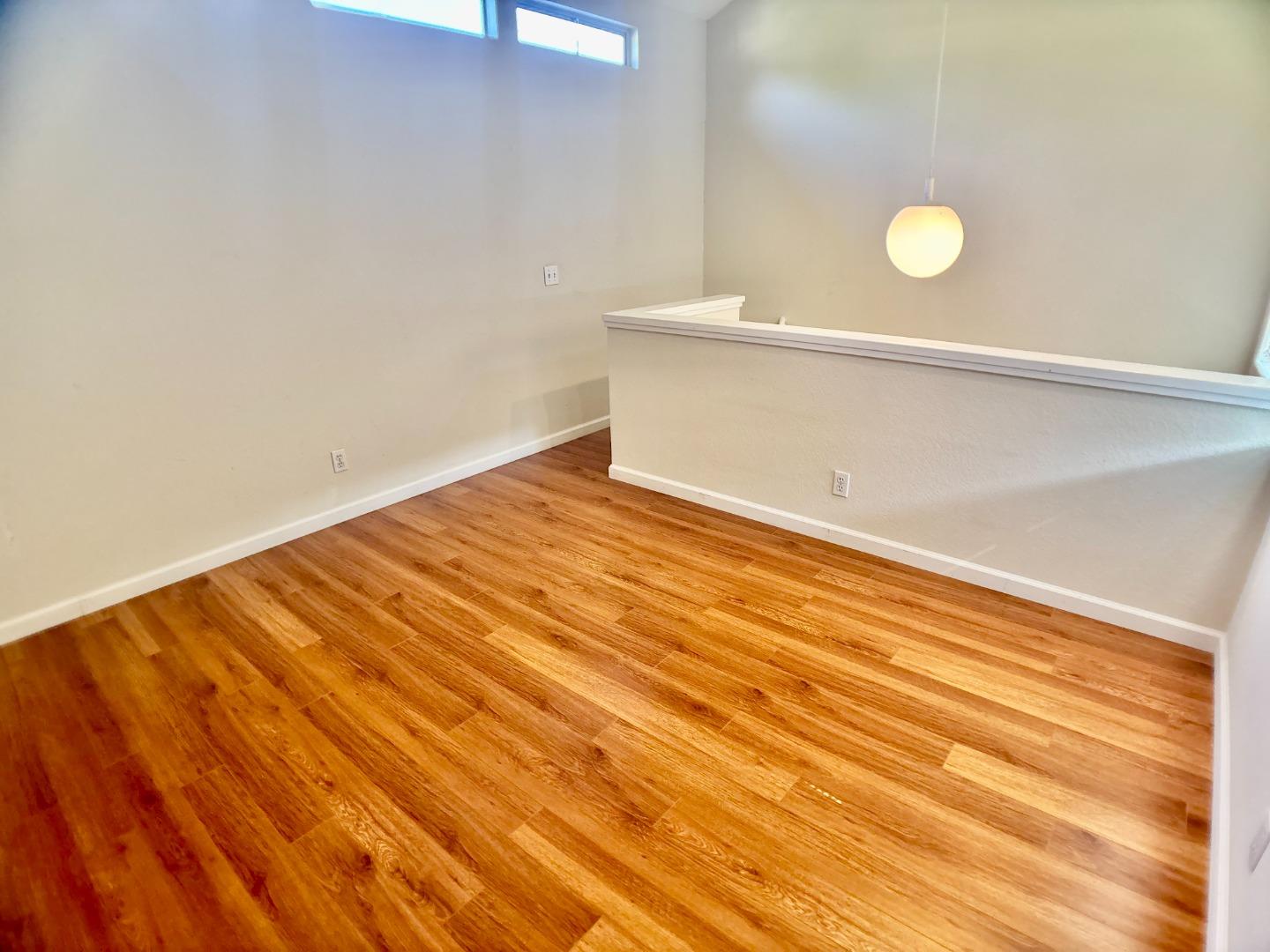 Detail Gallery Image 21 of 34 For 731 Loma Verde Ave #G,  Palo Alto,  CA 94303 - 3 Beds | 2/1 Baths