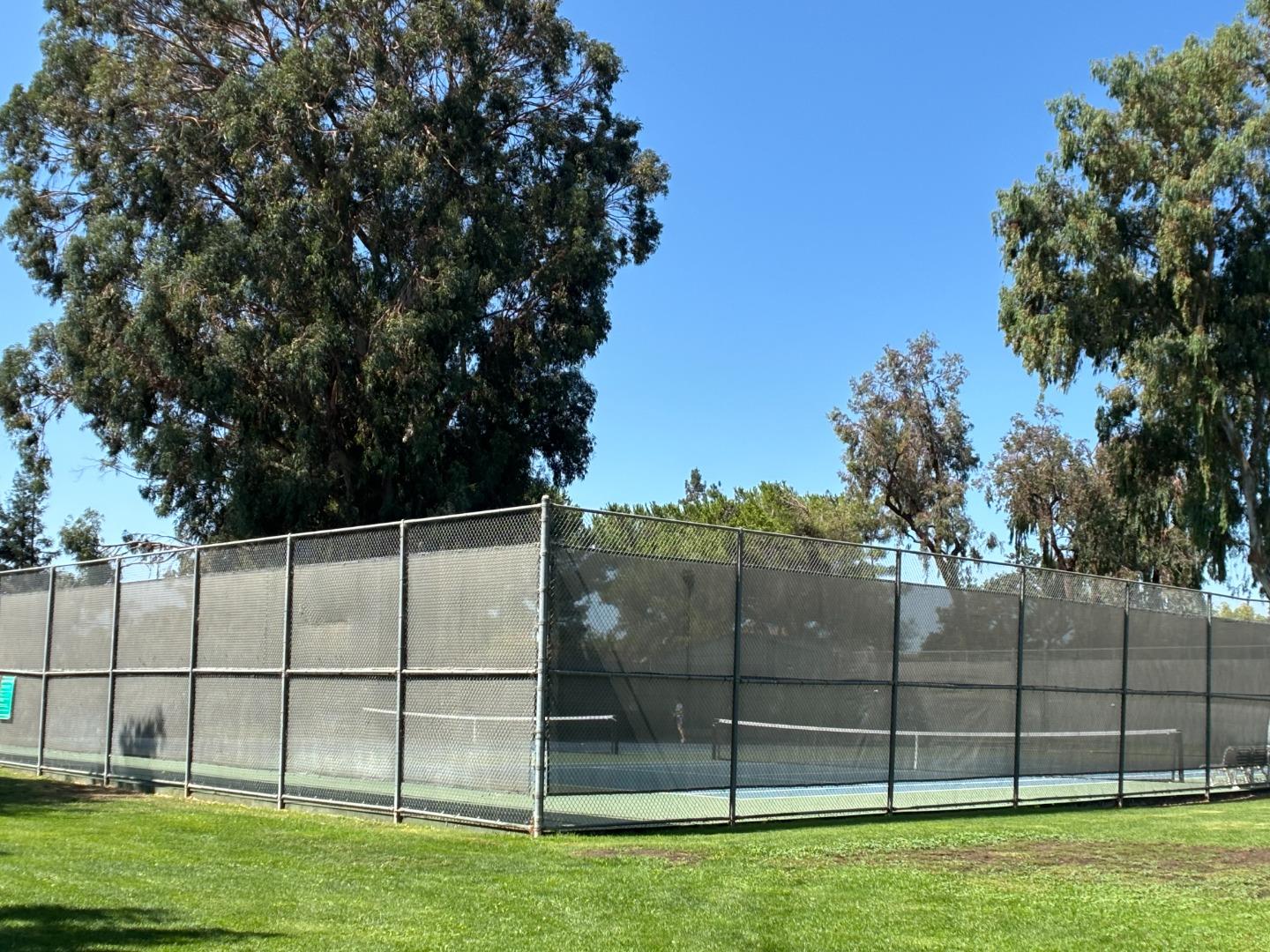 Detail Gallery Image 31 of 34 For 731 Loma Verde Ave #G,  Palo Alto,  CA 94303 - 3 Beds | 2/1 Baths