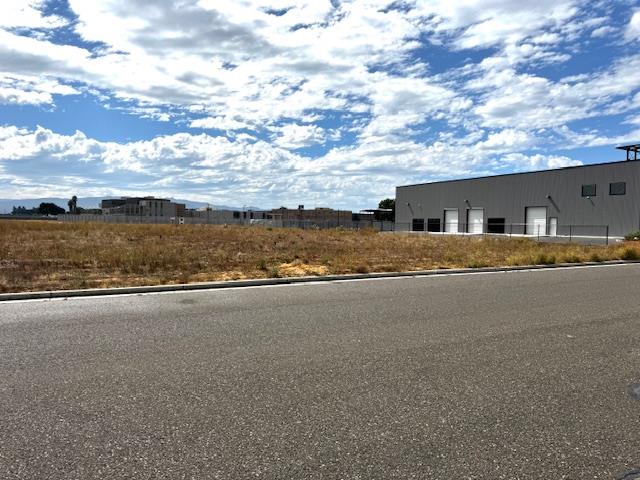 Detail Gallery Image 5 of 7 For 1930 Airway Dr, Hollister,  CA 95023 - – Beds | – Baths