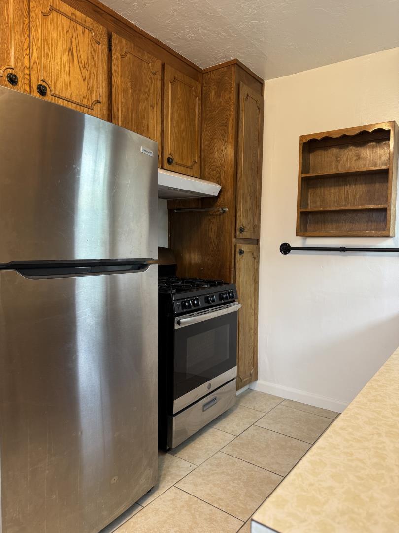 Detail Gallery Image 10 of 37 For 24545 Leona Dr, Hayward,  CA 94542 - 5 Beds | 2 Baths