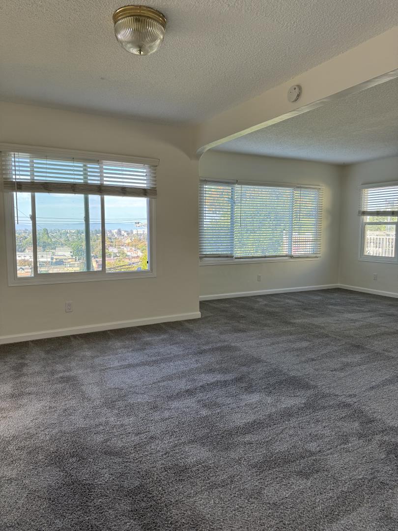 Detail Gallery Image 3 of 37 For 24545 Leona Dr, Hayward,  CA 94542 - 5 Beds | 2 Baths