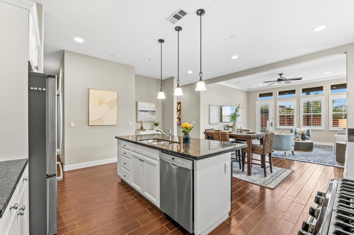 Detail Gallery Image 11 of 65 For 3716 Chiavari Way, Manteca,  CA 95337 - 3 Beds | 2/1 Baths