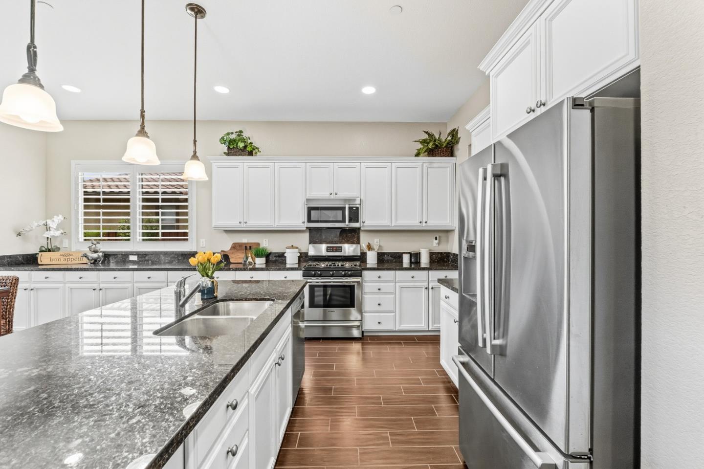 Detail Gallery Image 16 of 65 For 3716 Chiavari Way, Manteca,  CA 95337 - 3 Beds | 2/1 Baths