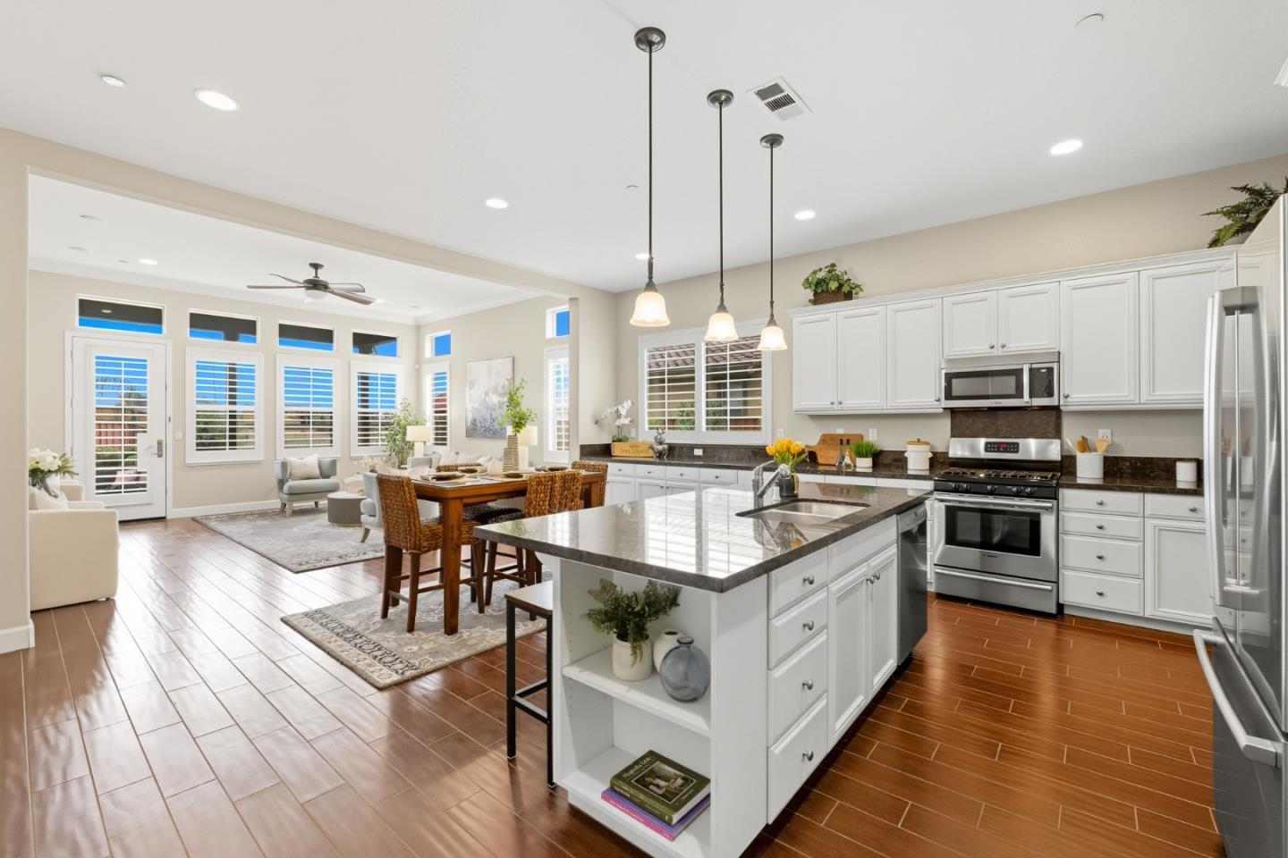 Detail Gallery Image 17 of 65 For 3716 Chiavari Way, Manteca,  CA 95337 - 3 Beds | 2/1 Baths