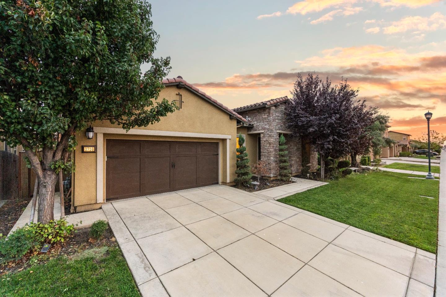 Detail Gallery Image 2 of 65 For 3716 Chiavari Way, Manteca,  CA 95337 - 3 Beds | 2/1 Baths