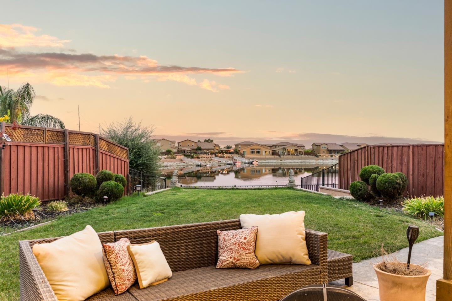 Detail Gallery Image 7 of 65 For 3716 Chiavari Way, Manteca,  CA 95337 - 3 Beds | 2/1 Baths