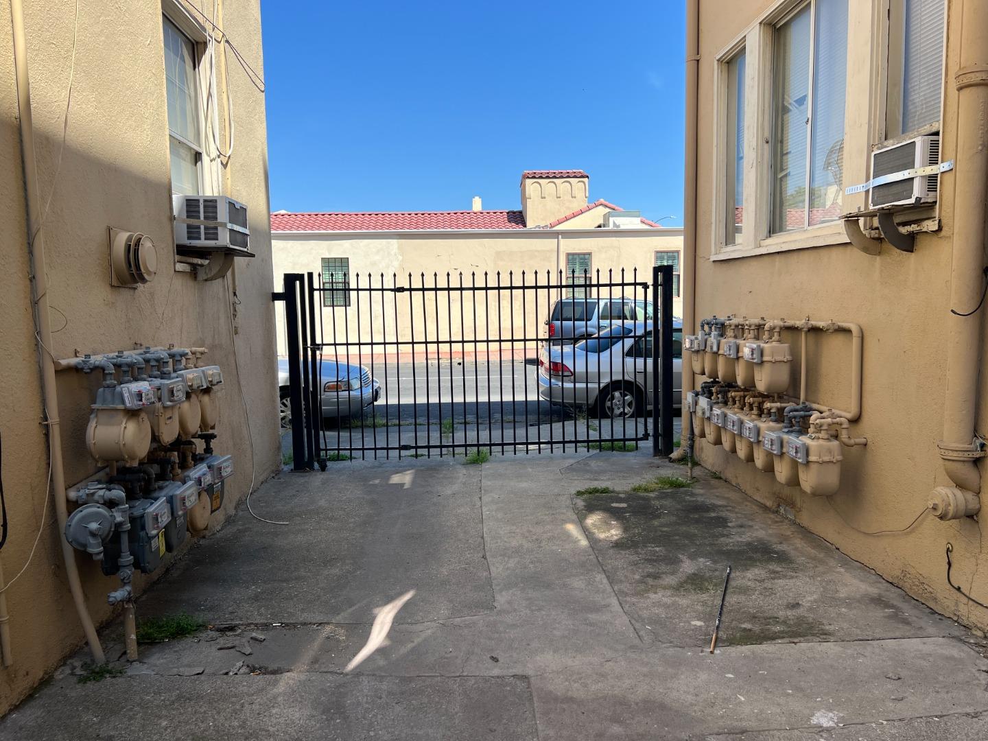 Detail Gallery Image 5 of 5 For 545 N California St, Stockton,  CA 95202 - – Beds | – Baths