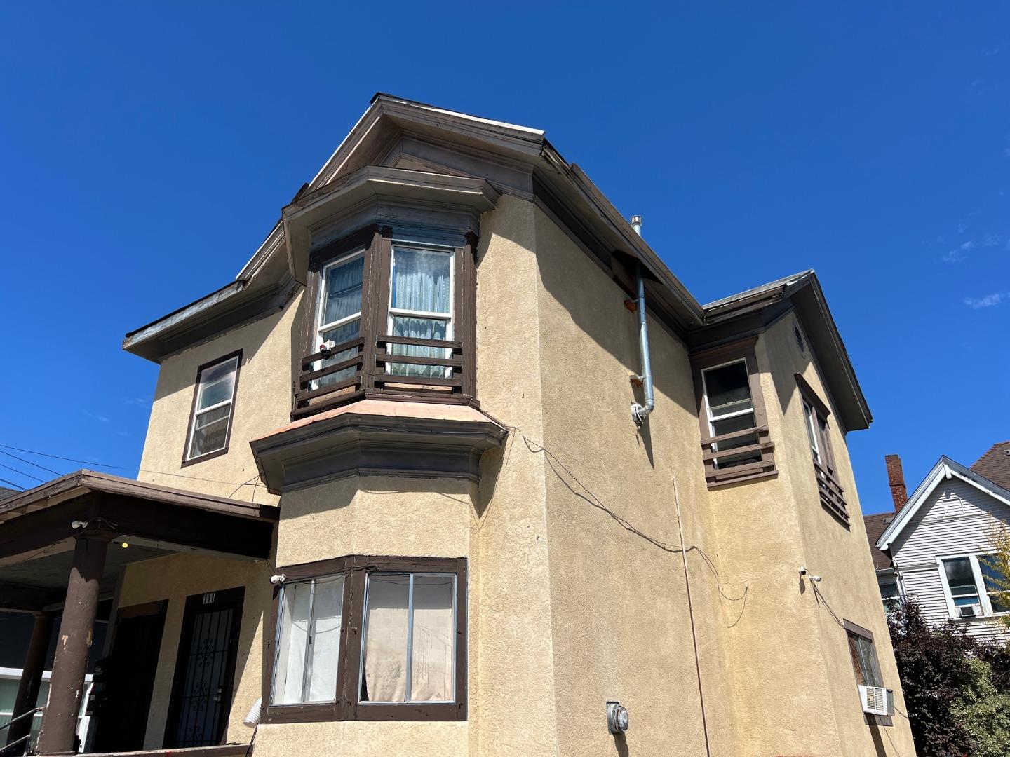 Detail Gallery Image 2 of 9 For 111 W Poplar St, Stockton,  CA 95202 - – Beds | – Baths